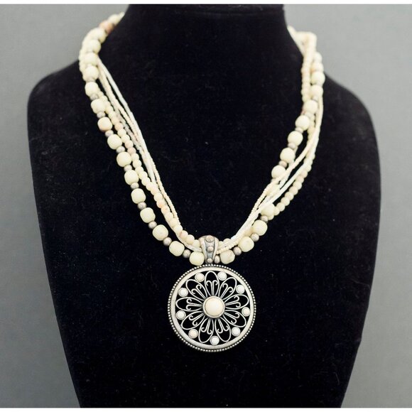 Vintage Boho White Pendant Necklace 20 Inches G20 - Picture 2 of 3